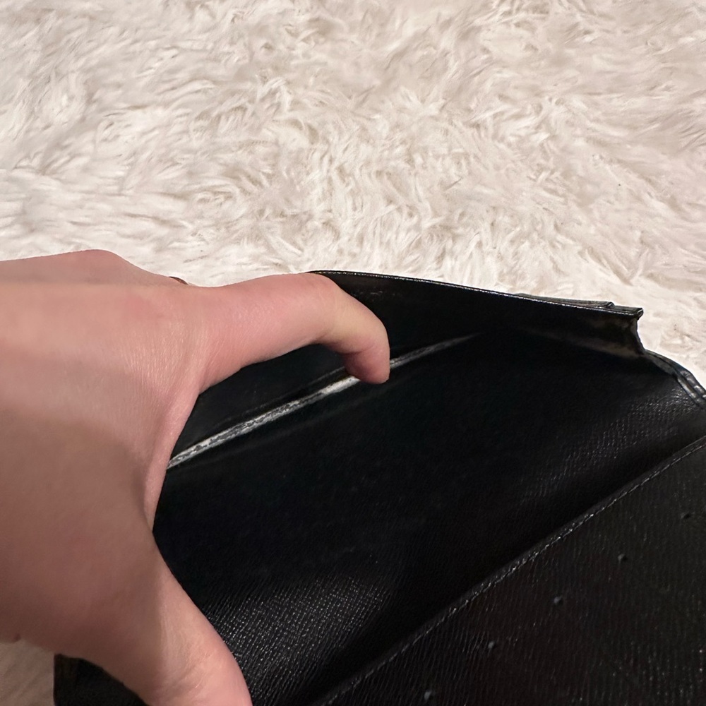 Louis Vuitton Black Wallet - Picture 4 of 11
